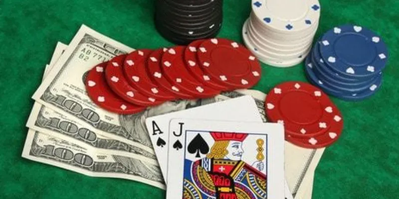 Oanh tạc luật chơi và các thuật ngữ trong Xì Dách